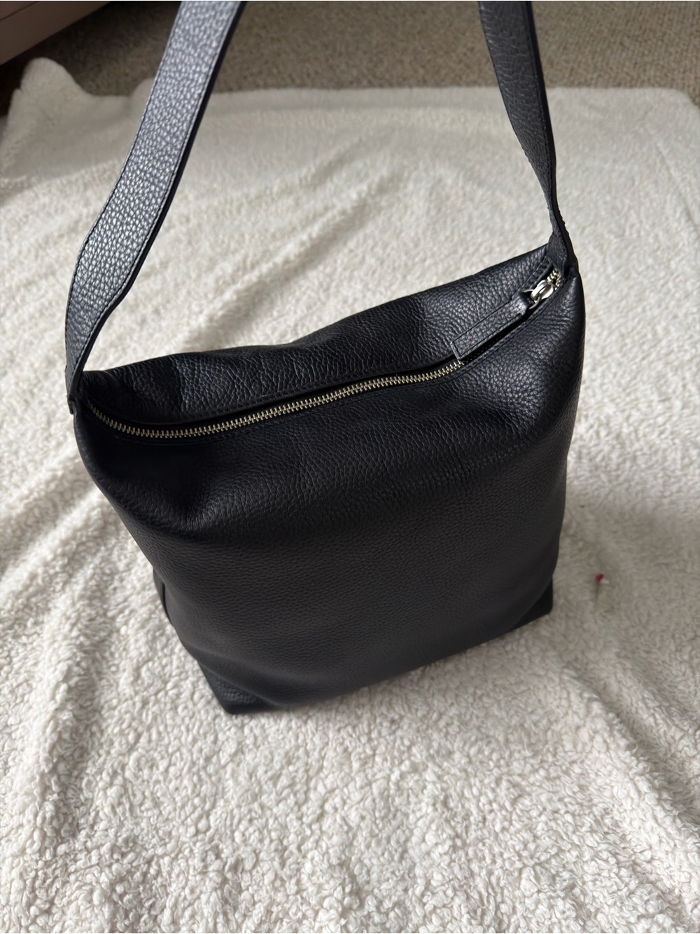 The Horse Black Pebbled Leather Shoulder Bag - Picture 4 of 11